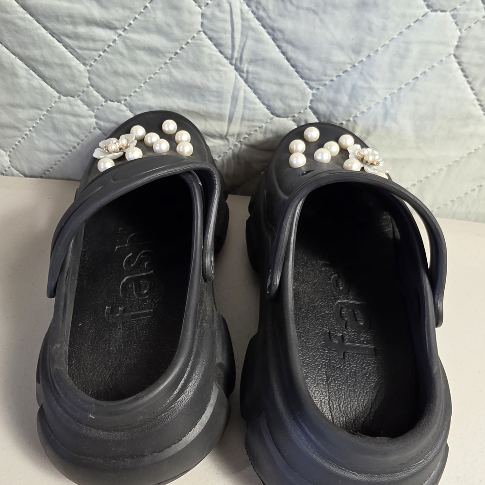 Solaud Platform Black Platform Clog Sandals with Pearl Flower Charm Sz 40 - Picture 3 of 11